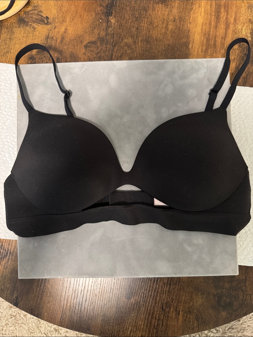 Victoria's Secret INCREDIBLE by Victoria Secret padded NO-Wire. - Picture 2 of 8